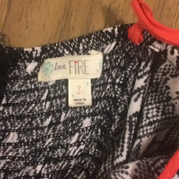 Black and white romper! - Picture 3 of 5